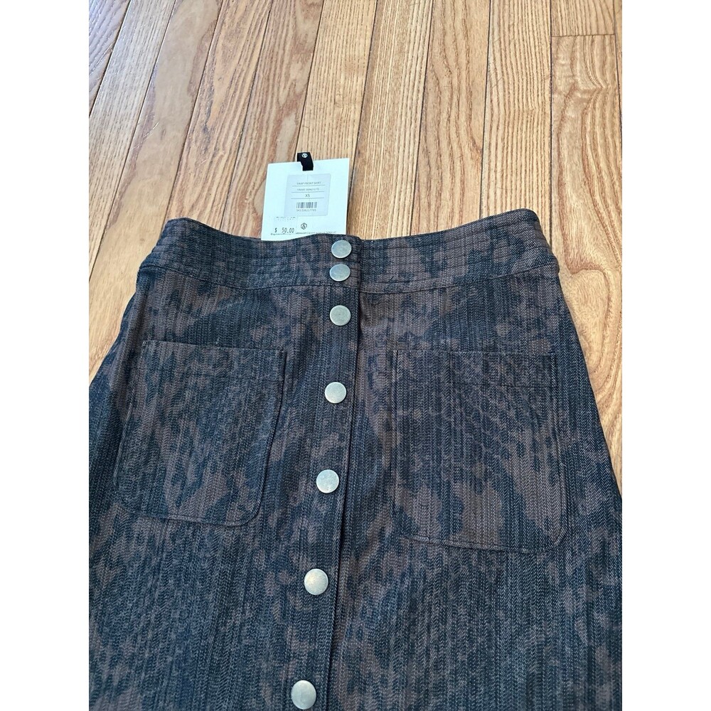 Pencil skirt snap front snake skin animal print pockets knee length business